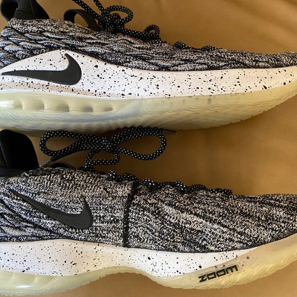 MAMBA RAGE POIZON Nike men’s sneakers. Kobe Bryant’s signature sneaker. Size 10